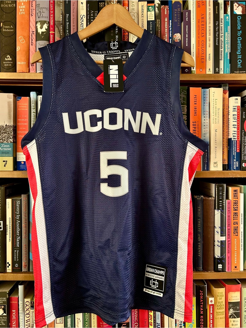 NWT UConn Paige Bueckers 5 Urban Champs Official NIL Basketball Jersey Small - Picture 1 of 8